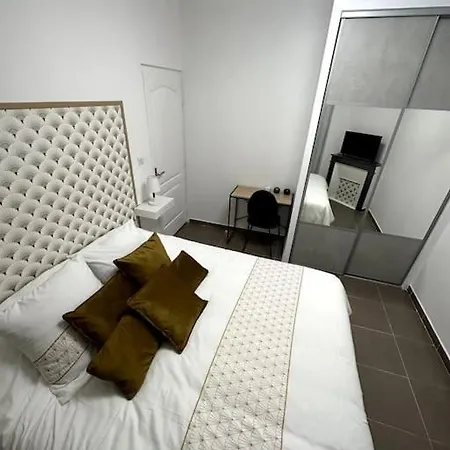 Bel Et Grand Appartement-proche Toutes Commodites 아파트 툴롱