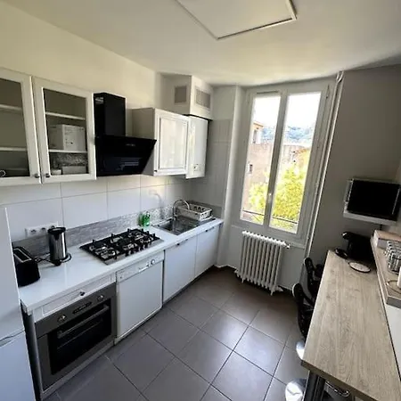 Bel Et Grand Appartement-proche Toutes Commodites